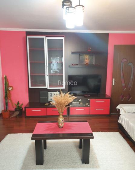 Inchiriez apartament 2 camere in Radauti - Piata Mica - parter Inchiriez apartament 2 camere in Radauti - Piata Mica - parter