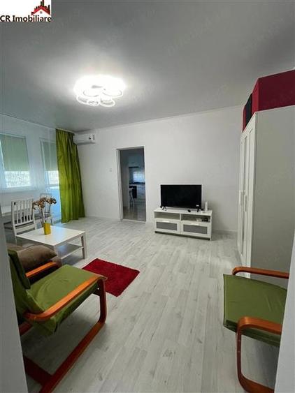 Apartament cu 2 camere semidecomandat în Pajura