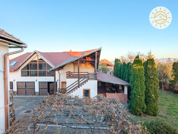 Casa zona Centrala cu 2 corpuri de casa + teren 980mp in Tg Secuiesc - 2