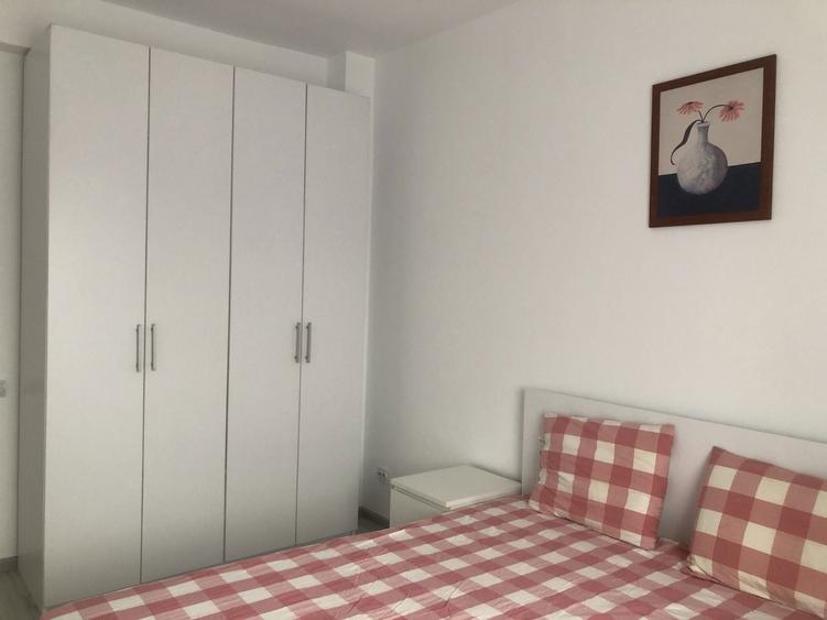 Inchiriez apartament 2 camere + parcare. Bloc nou. Sector 4 - 2