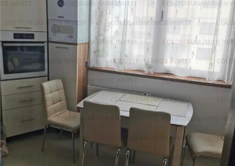 Apartament 3 camere, decomandat - zona Tractorul - 1