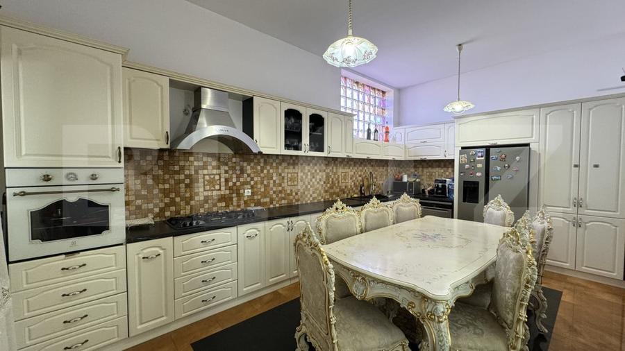 Vila de 469 mp utili, teren 1.200 mp cu garaj si piscina, Centura de Nord - 5