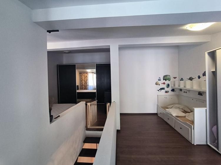 De v&acirc;nzare duplex pe strada Occidentului - 6