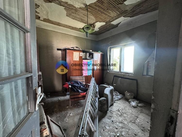 Casa de vanzare - zona 1 Mai - 8