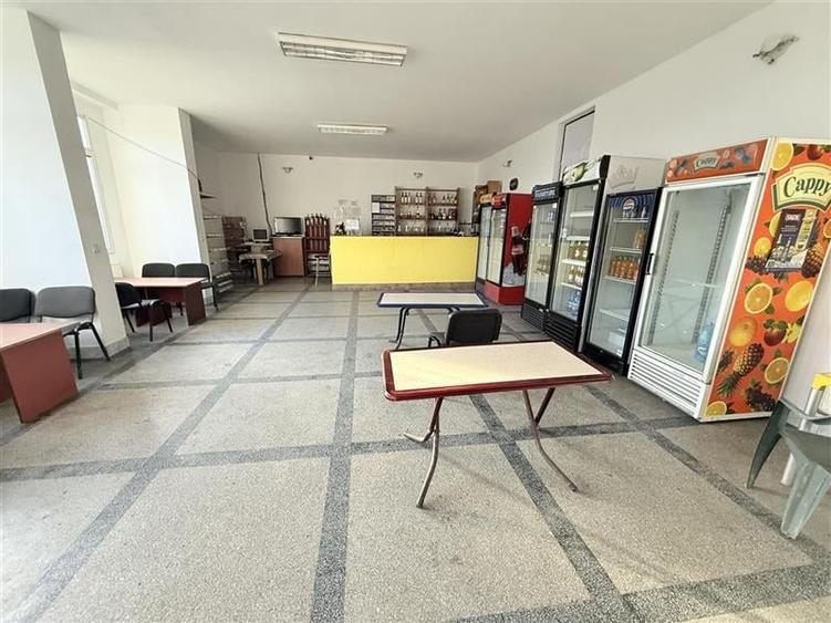 Secuieni - 17 km de Bacau - spatiu comercial - 9