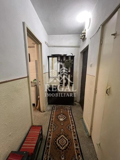 Apartament de vanzare in exclusivitate Zona Micro 4 etaj 2/4 - 6