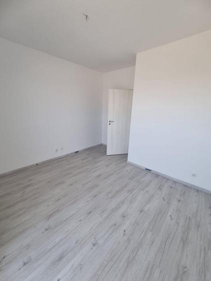 2 camere, langa metrou, mutare imediata - 9