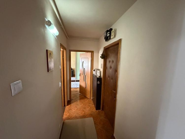 Apartament cu 2 camere decomandat în Cetate