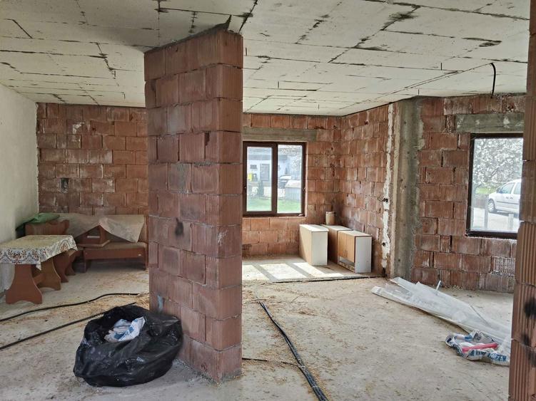 Casa de vanzare - Susenii Bargaului - partial finisata - intabulata - 2