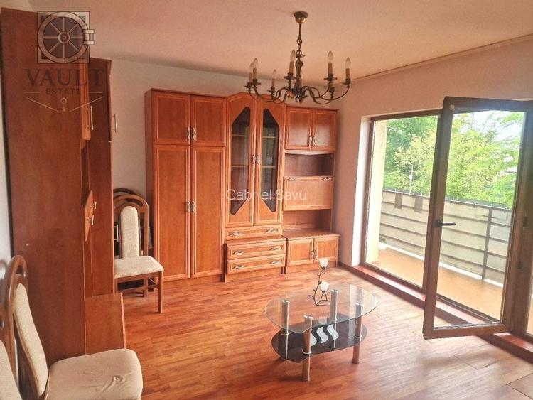 Apartament cu 3 camere semidecomandat, mobilat în Prelungirea Ghencea Apartament cu 3 camere semidecomandat, mobilat în Prelungirea Ghencea