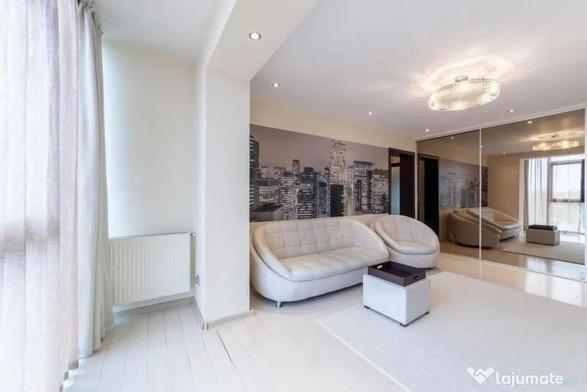 Apartament cu 3 camere semidecomandat în Mărășești