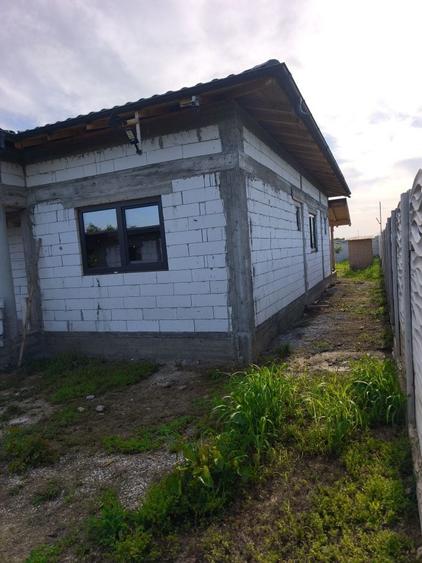 Casa la rosu Slatioara - 5