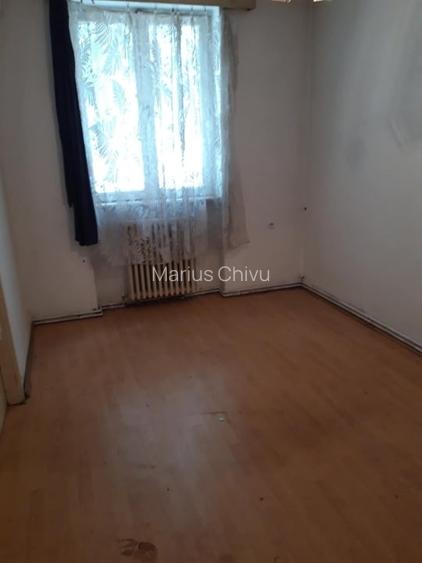 Vand apartament 2 camere etaj 1 Moroasa Resita