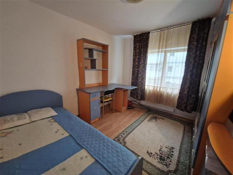 Apartament 3 camere  Ion Neculce, etaj 1, mobilat, disponibil imediat - 10