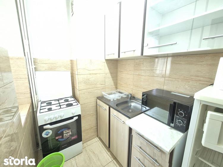 Inchiriere garsoniera semidecomandata zona Tractorul Coresi cu parcare - 6