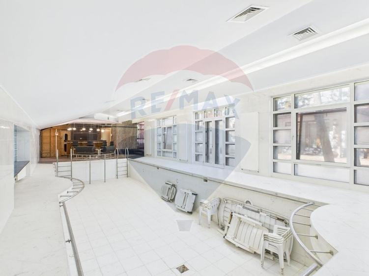 Vilă spectaculoasă în Balotești, curte 5000 mp si piscina interioara - 13