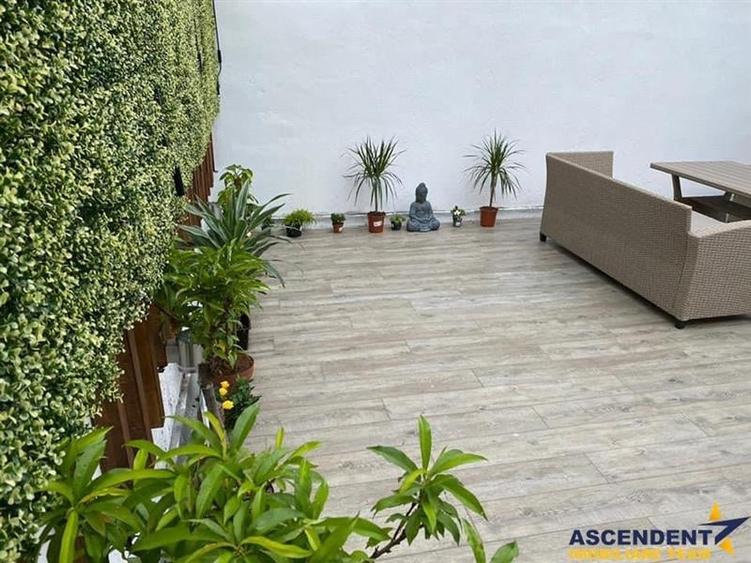 Proprietate cu terase, in ambientul Centrului Istoric .- . Piata Sfatului, Braso - 7