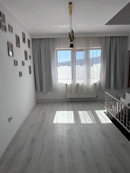 Casă modernă, spațioasă,  ,6400 mp teren. 329.000 € - 7