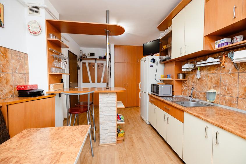 	Apartament 2 camere decomandat, centrala, etaj 3 - Alfa - 4