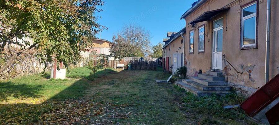 Casa solida saseasca + 2500mp teren, Bod