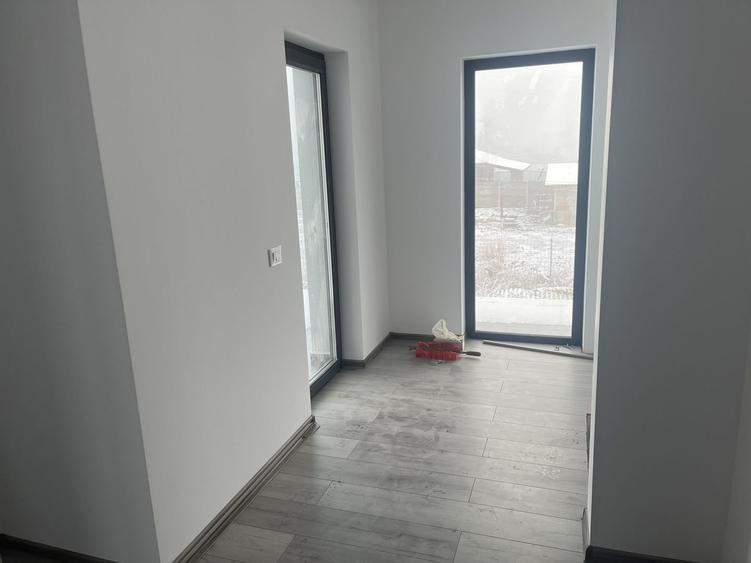 Sacalaz individuala P+E,Terasa,balcon,2 bai,5 camere,2 F.s - 15