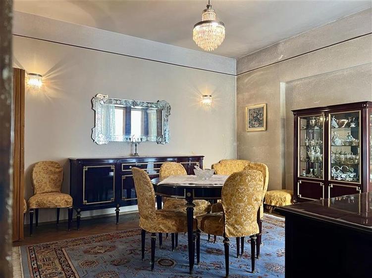 Vila istorica la 2 minute de Charles de Gaulle | Primaverii - 5