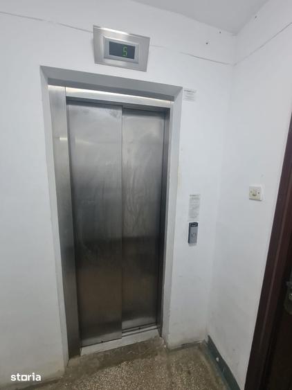 Apartament cu 3 camere semidecomandat în Militari