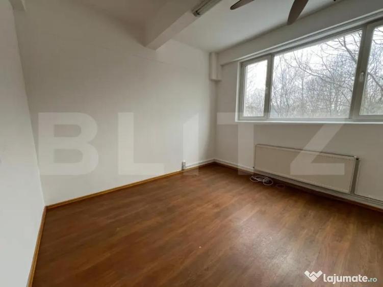 Spa?iu birou, 90 mp, zona Pia?a 1 Mai - 9