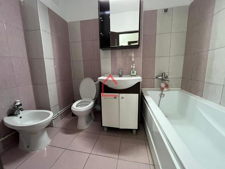 Apartament cu 3 camere, Decomandat, Dacia - 4