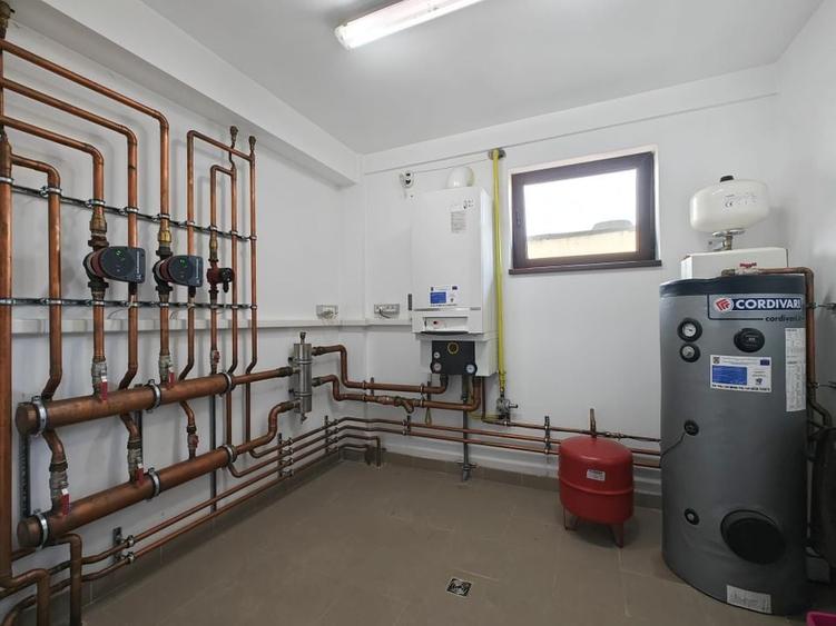 Hala cu spatii frig + birouri - Zona Freidorf - 9