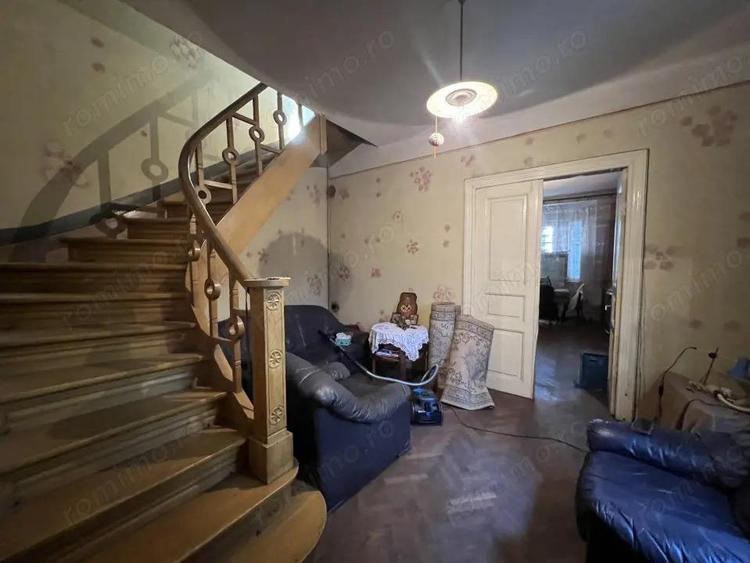 Vila P+ Et 1, Marasesti stradal - 4