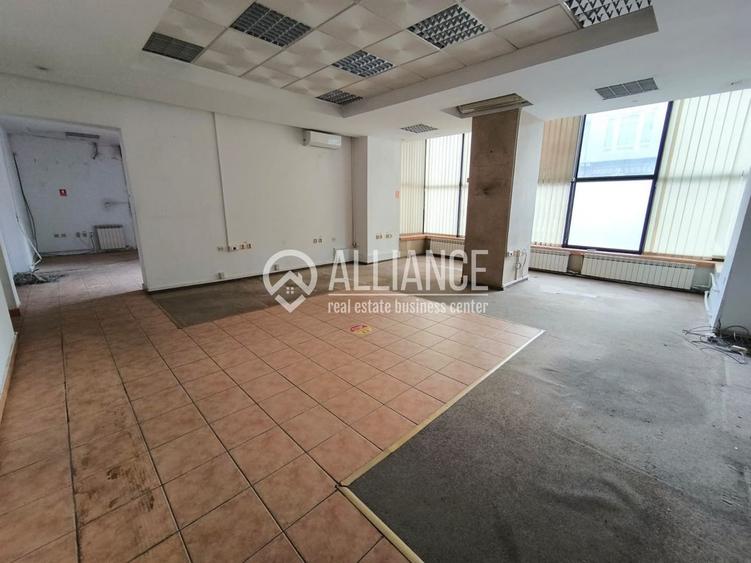 CENTRU Bdul Tomis spatiu comercial cu vitrina stradala! - 1