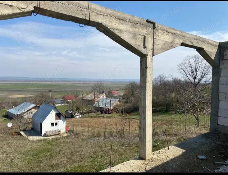 Teren cu casa la stadiul de acoperis si cabanuta - 6