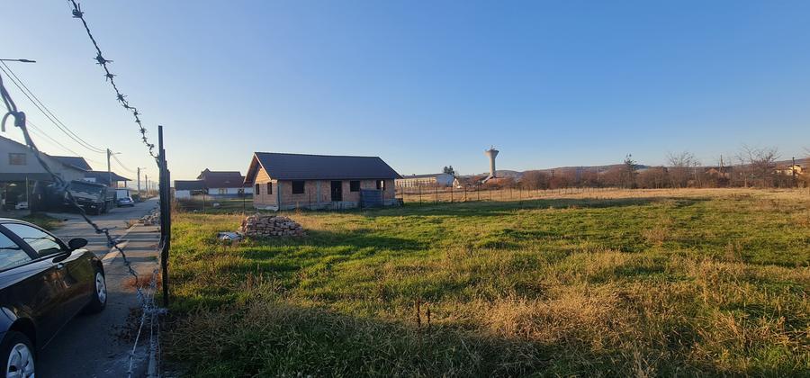 Vand teren situat in localitatea Cristian, pe strada II, - 3