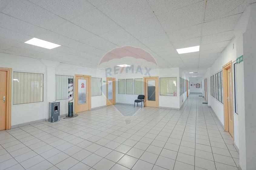 De vânzare Spațiu industrial de 10 129 mp Șoseaua Borșului - 25