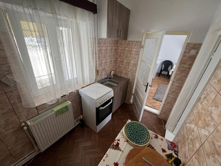 Biserica Ctin si Elena casa din caramida - 4