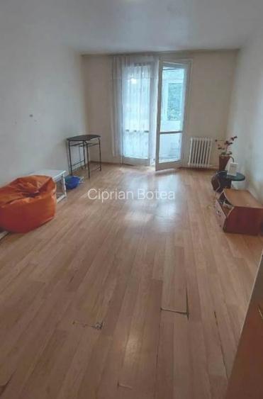 2 camere etaj 2/4 metrou Titan 2 camere etaj 2/4 metrou Titan