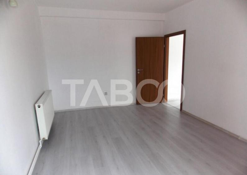 Spatiu pentru birouri de inchiriat cu utilitati incluse in S - 7