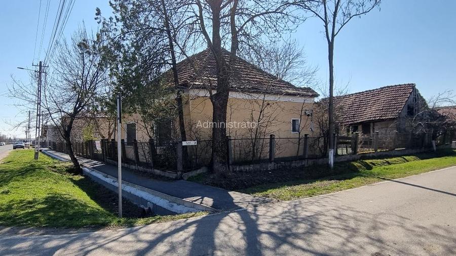 Casa veche cu teren 1440 mp in Lazuri front la 2 strazi