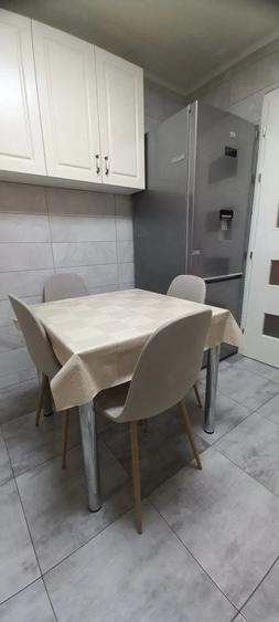 Apartament cu 4 camere semidecomandat în Central