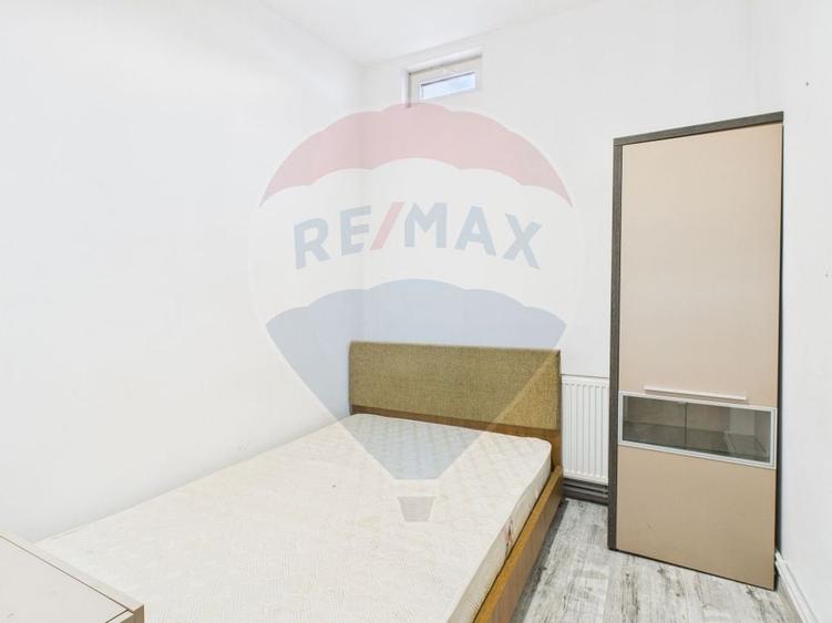 Casă cu 5 camere si 300mp curte, de închiriat în zona Bd. Gloriei - 16