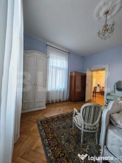 Cladire istorica, apartament 2 dormitoare, decomandat, zona - 4