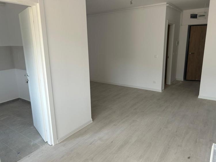Garsoniera, 33mp + 20mp gradina, AC, metrou, bloc 2025, Hils Republica - 2