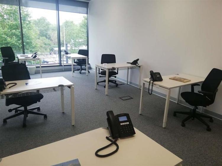 Inchiriere spatiu de birou mobiliat in Campus 6 - 8