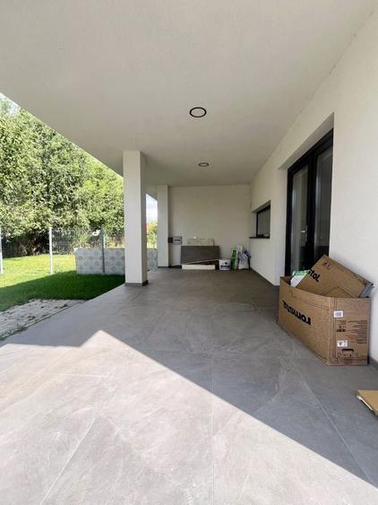 Duplex cu 4 camere cu Canalizare în Aradului