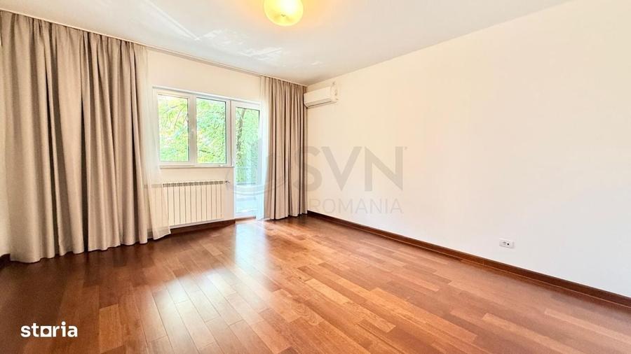 Apartament cu 4 camere decomandat în Polonă