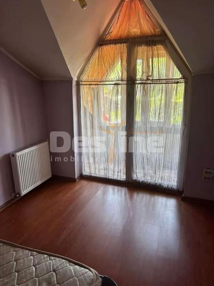 Casă individuală cu 5 camere cu Canalizare în Giulești