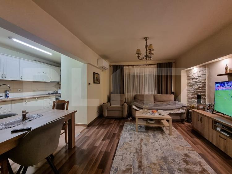 Apartament cu 4 camere semidecomandat, mobilat în Mănăștur