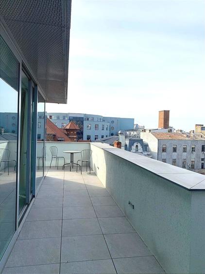 Apartament cu 3 camere, mobilat în Victoriei