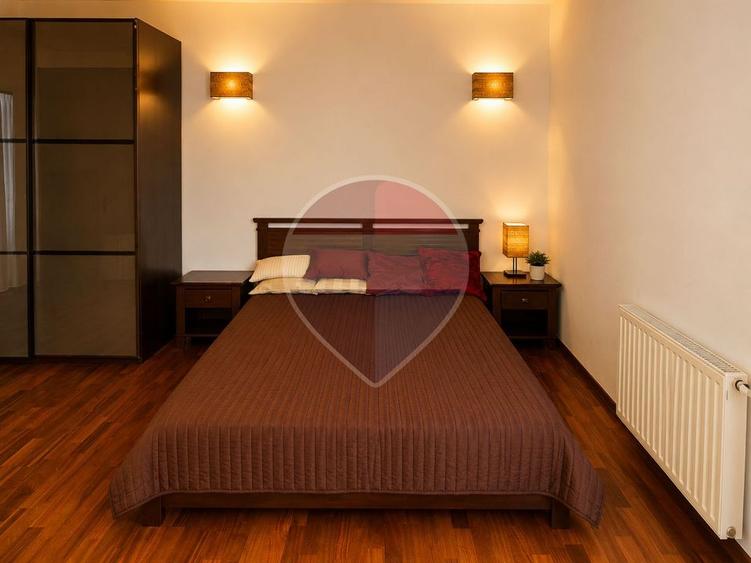 Apartament cu 3 camere semidecomandat, mobilat în P-ta Presei Libere